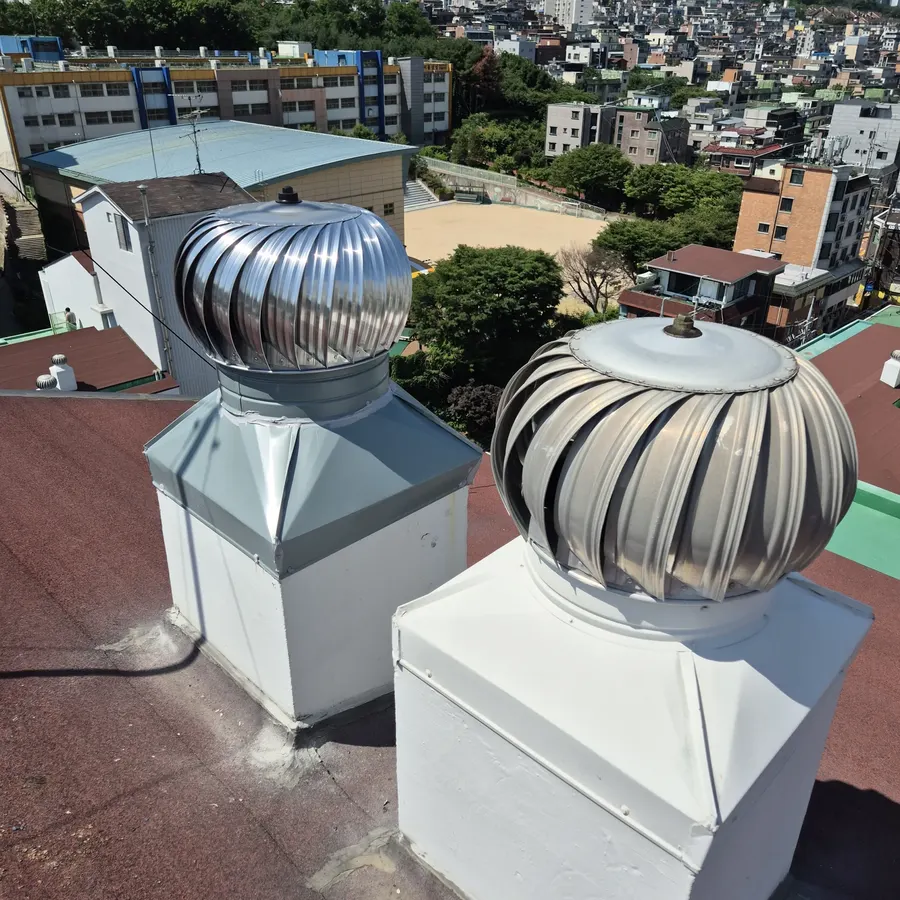 옥상환풍기 다수 정비 현장